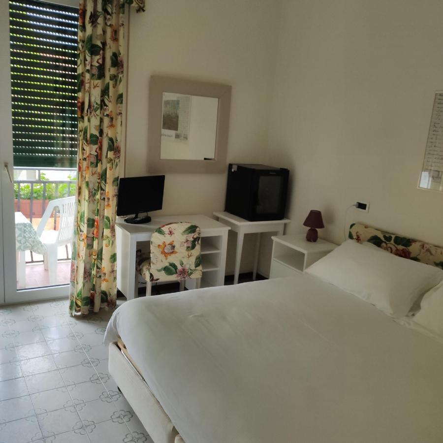 Piccolo Hotel Форте дей Марми Екстериор снимка