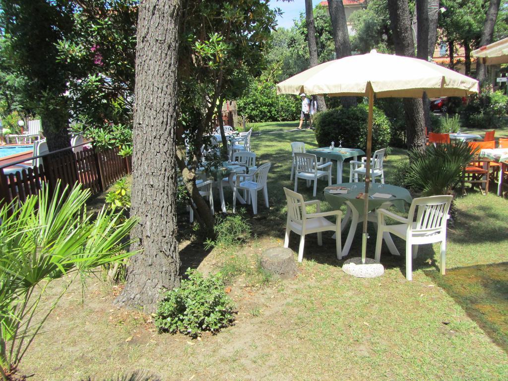 Piccolo Hotel Форте дей Марми Екстериор снимка